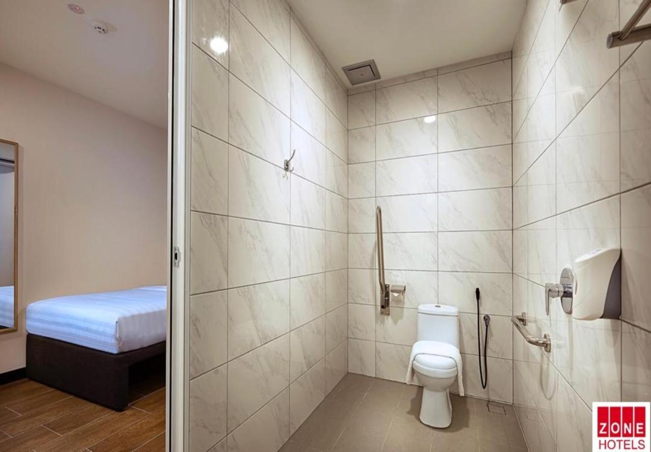 Zone Hotels, Telok Panglima Garang Teluk Panglima Garang Extérieur photo