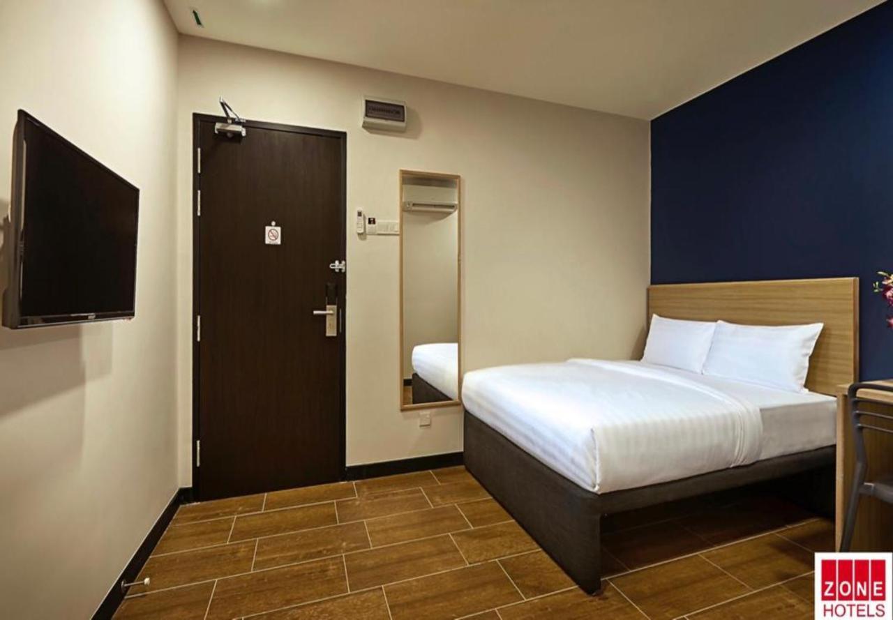 Zone Hotels, Telok Panglima Garang Teluk Panglima Garang Extérieur photo
