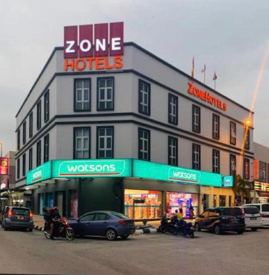 Zone Hotels, Telok Panglima Garang Teluk Panglima Garang Extérieur photo