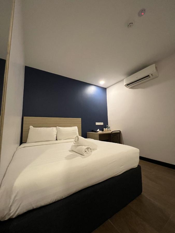 Zone Hotels, Telok Panglima Garang Teluk Panglima Garang Extérieur photo