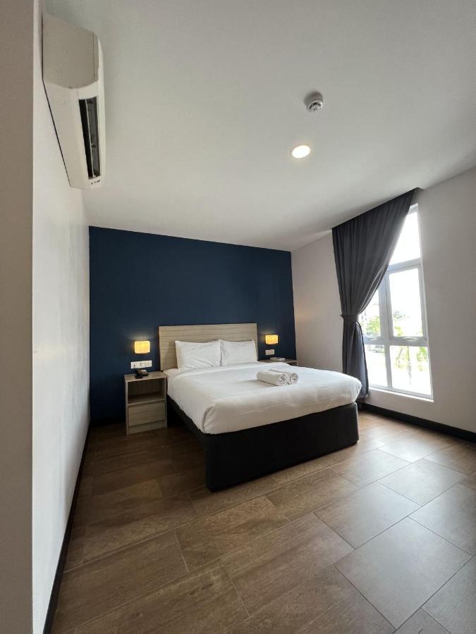 Zone Hotels, Telok Panglima Garang Teluk Panglima Garang Extérieur photo