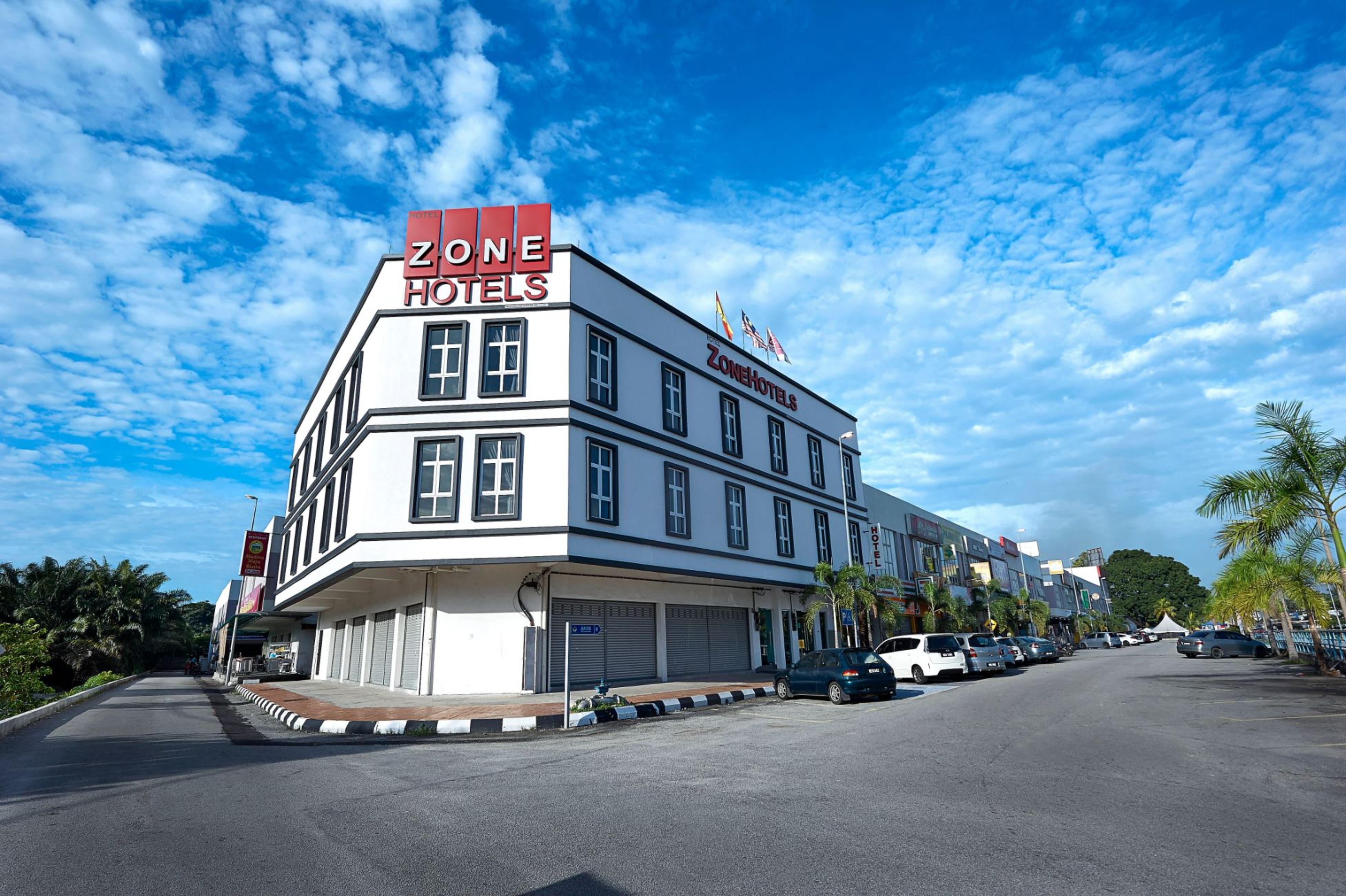 Zone Hotels, Telok Panglima Garang Teluk Panglima Garang Extérieur photo