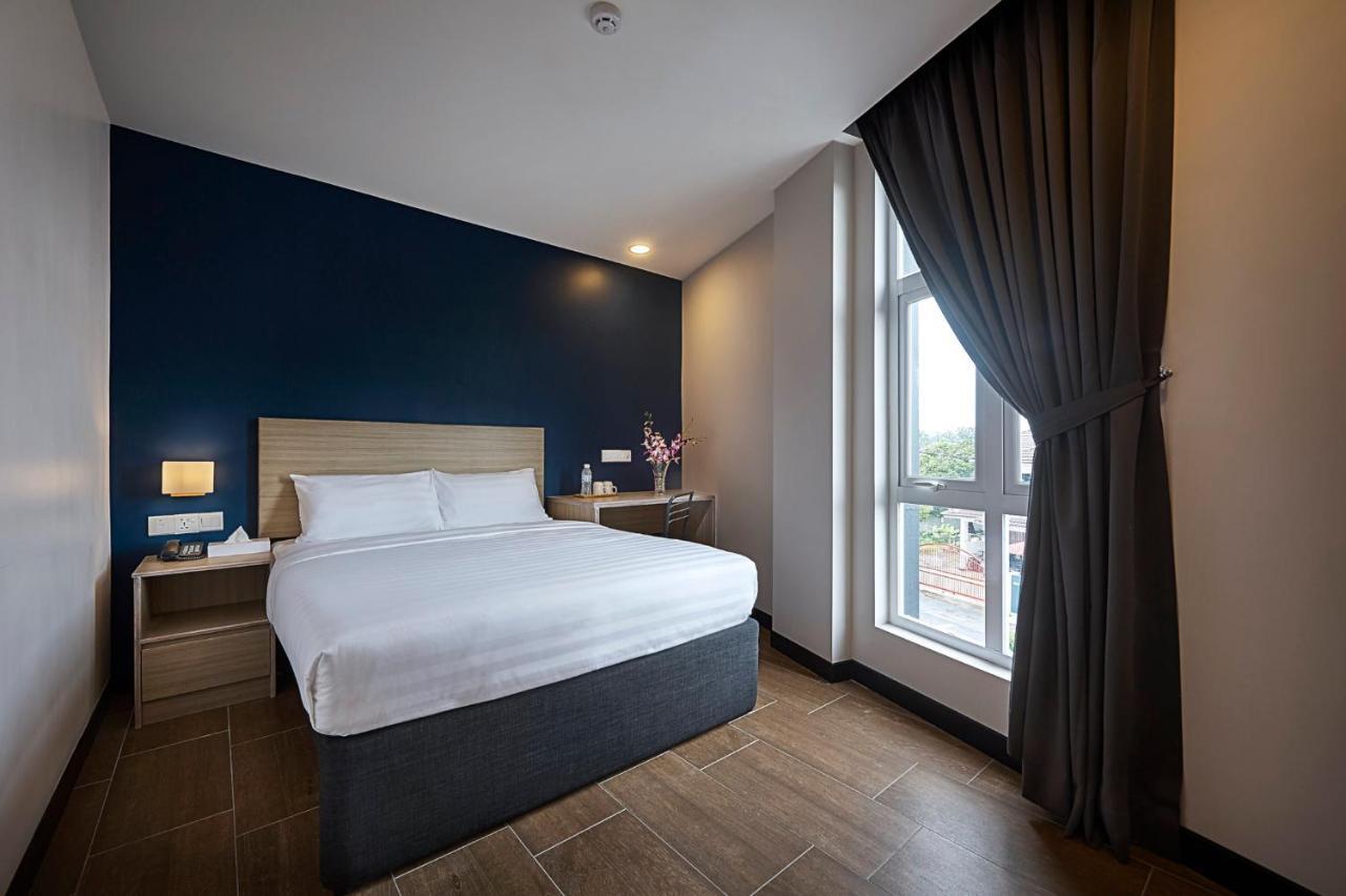 Zone Hotels, Telok Panglima Garang Teluk Panglima Garang Extérieur photo